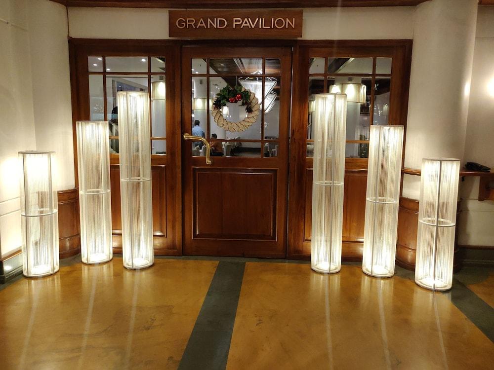 Grand Hotel Kochi Екстер'єр фото