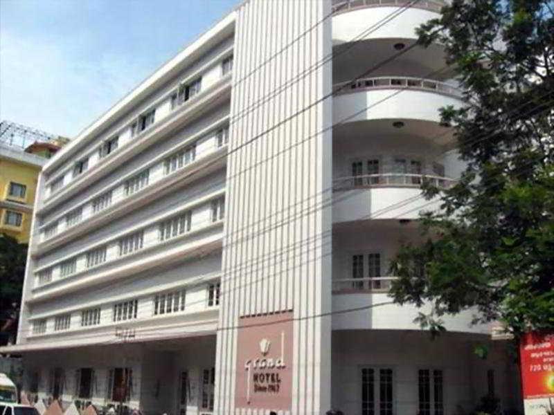 Grand Hotel Kochi Екстер'єр фото