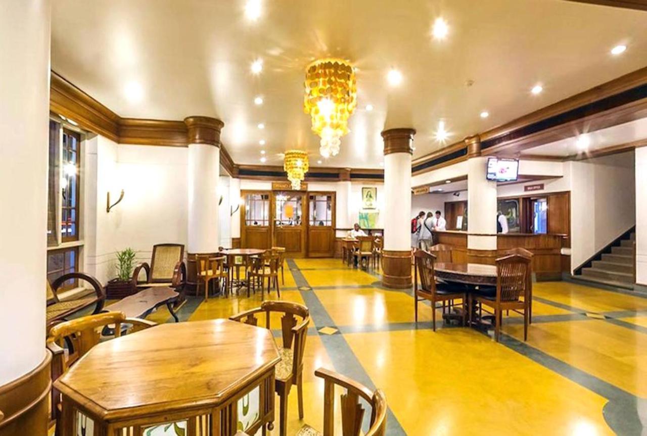 Grand Hotel Kochi Екстер'єр фото