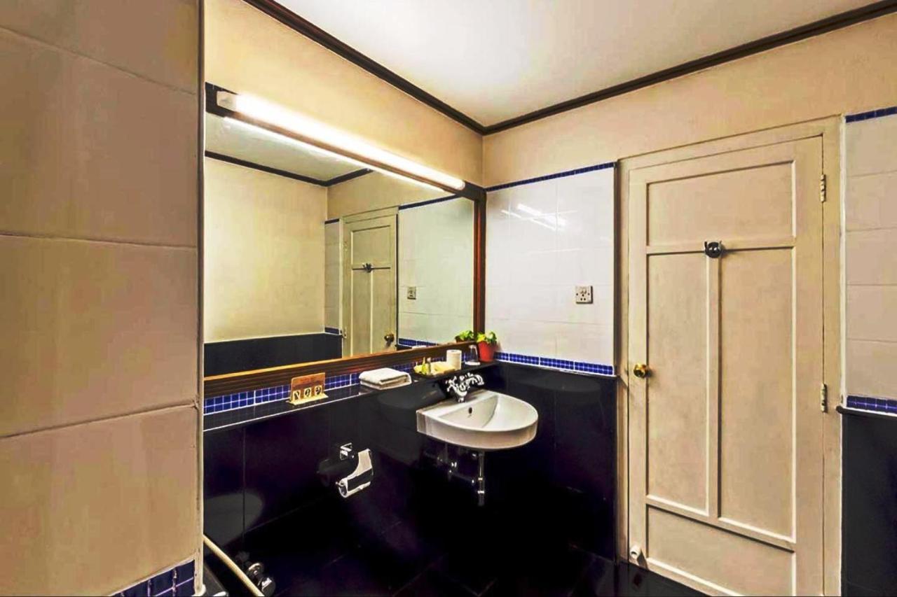 Grand Hotel Kochi Екстер'єр фото